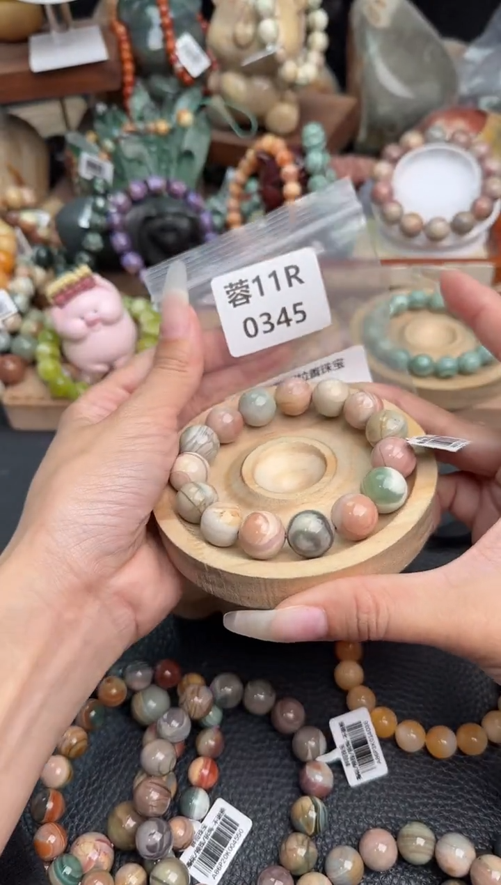 石英质玉未镶嵌手链11R0345