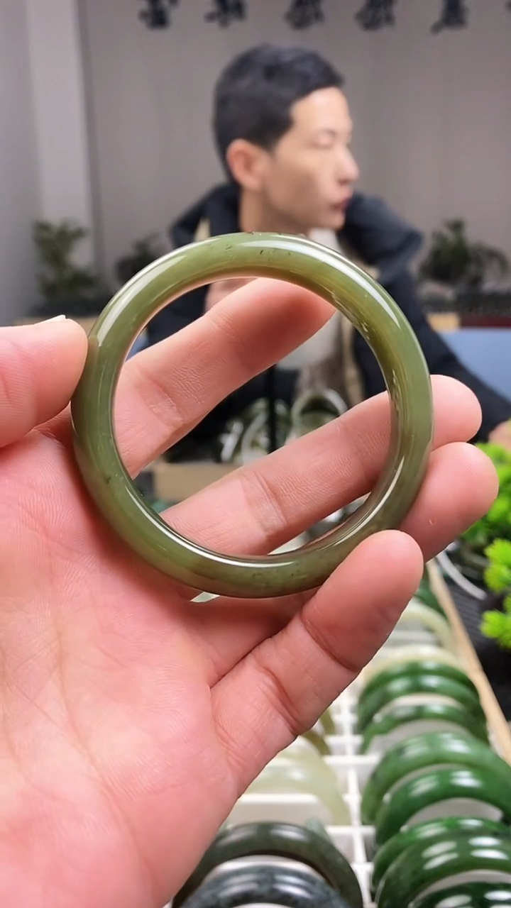 【闪购商品】和田玉手镯未镶嵌52.5