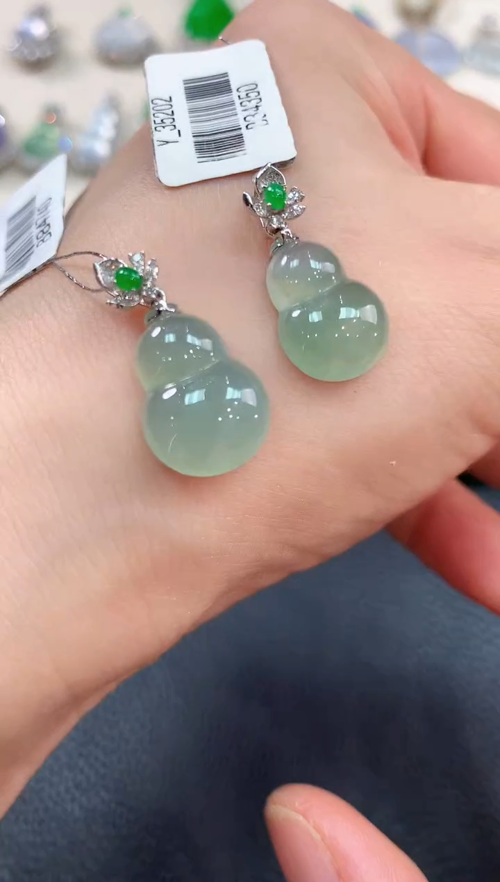 【闪购商品】翡翠吊坠(不含链)18K金镶嵌b3多样性一件发货