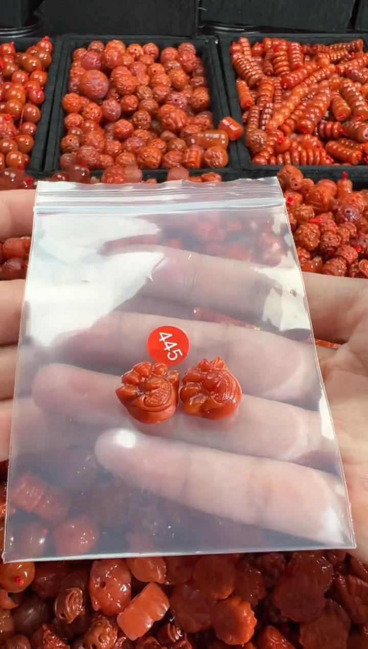 【闪购商品】南红玛瑙未镶嵌颈饰1
