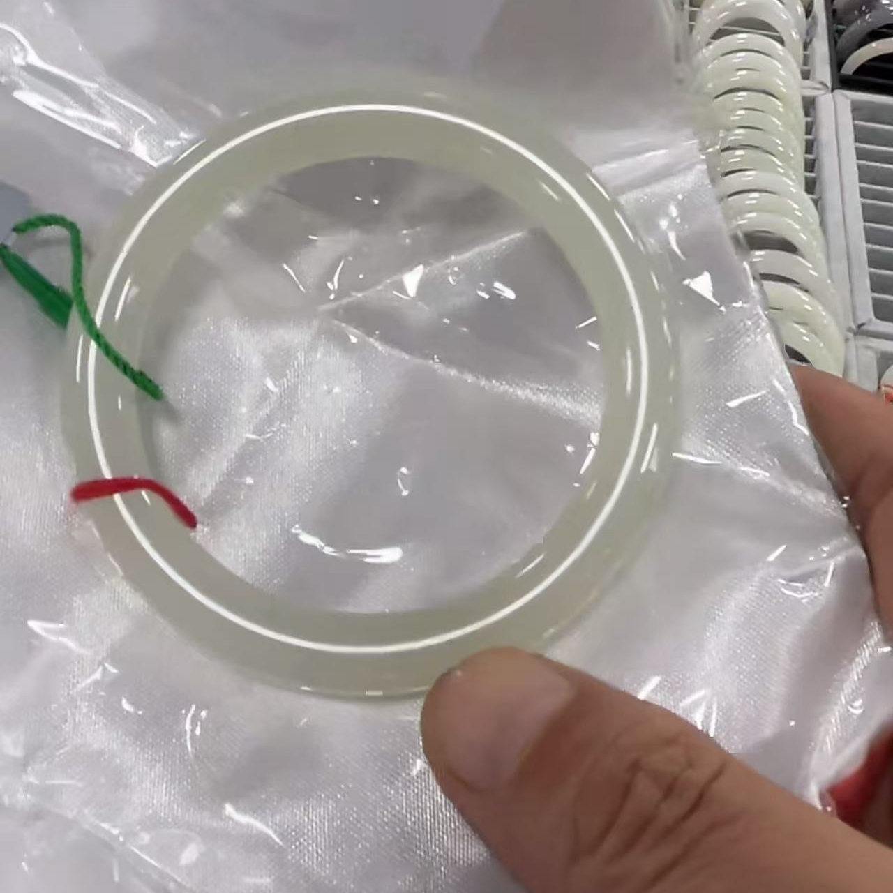 【何晟铭专属】和田玉手镯 多样性发一件