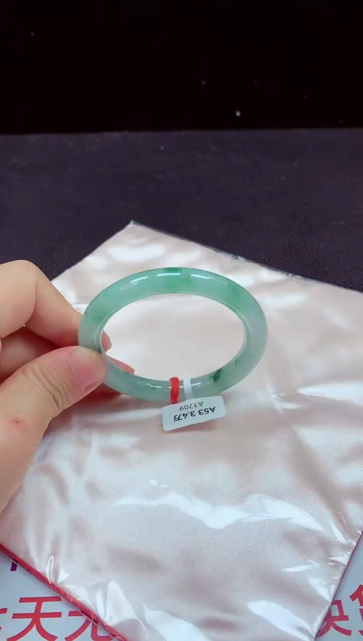 【闪购商品】翡翠手镯未镶嵌手镯53