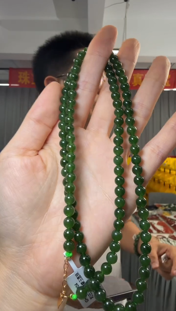 和田玉银S925镶嵌项链辣绿碧玉圆珠S925银项链约6mm