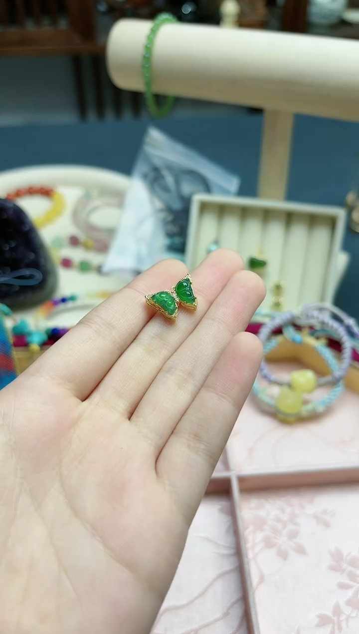 【闪购商品】翡翠颈饰18K金镶嵌18k金翡翠蝴蝶吊坠*1 ZX赠链
