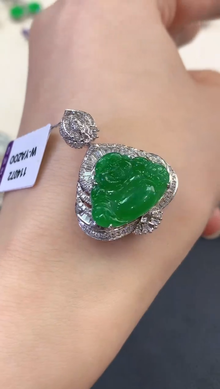 【闪购商品】翡翠吊坠(不含链)18K金镶嵌C28   