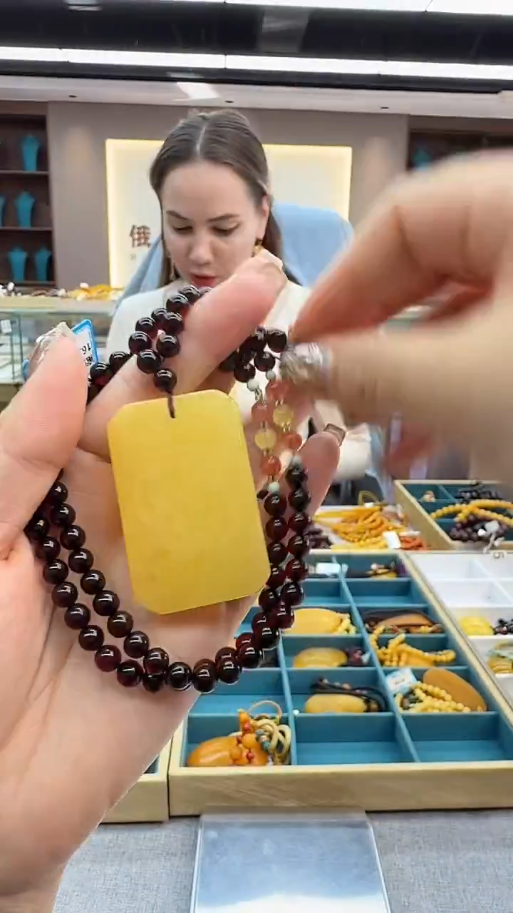 琥珀颈饰未镶嵌162秒拍号 假一罚三 