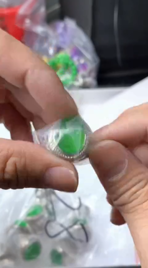 翡翠未镶嵌颈饰165戒指