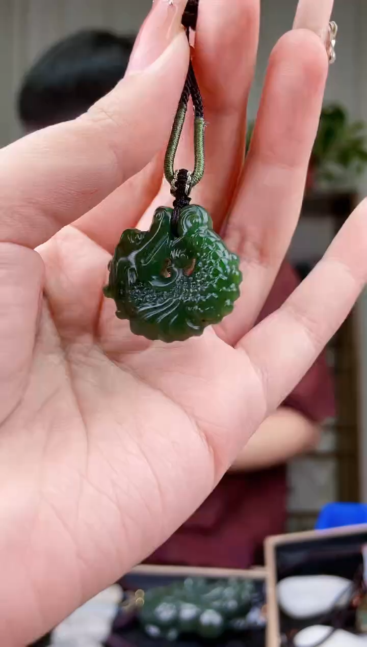 和田玉未镶嵌挂件拍一发一，多样性发货！