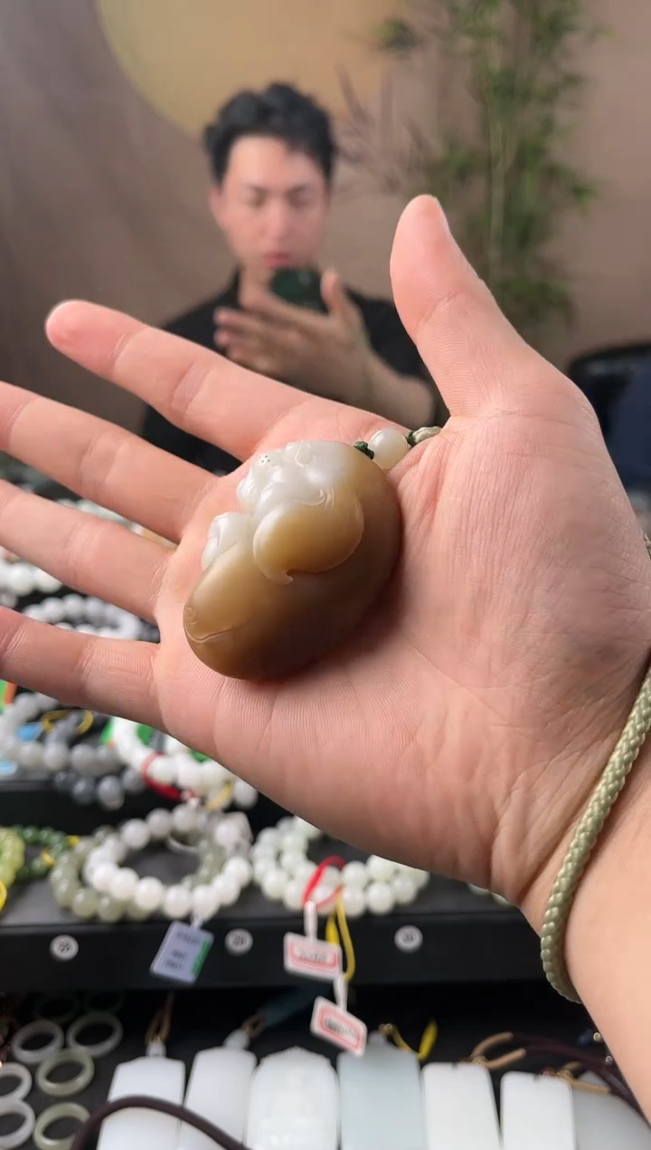 【闪购商品】和田玉手把件未镶嵌俄料糖白雕刻手把件微色差