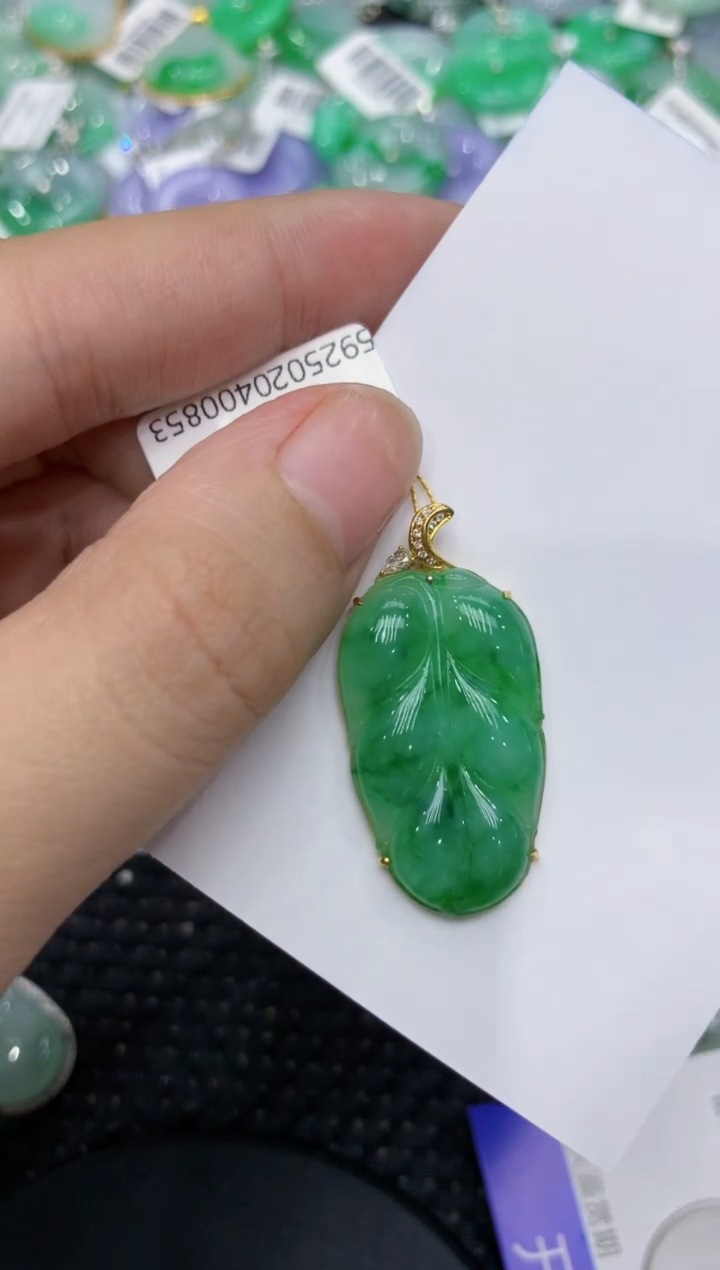 【闪购商品】翡翠颈饰18K金镶嵌1111111111111