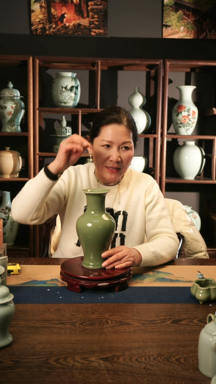 【闪购商品】纯手工 豆青釉 观音瓶B