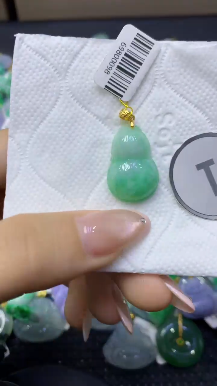 颈饰未镶嵌翡翠天然缅甸翡翠A货