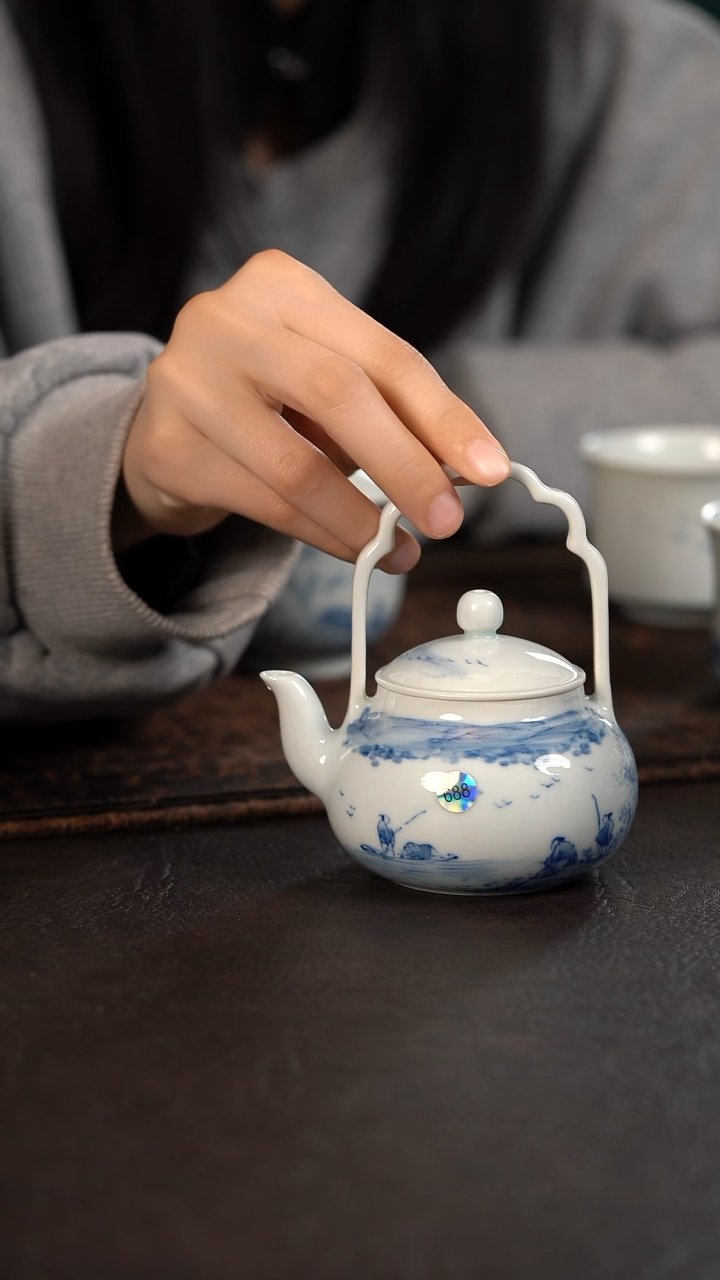 【闪购商品】杯688号HLX陶瓷山水提梁壶