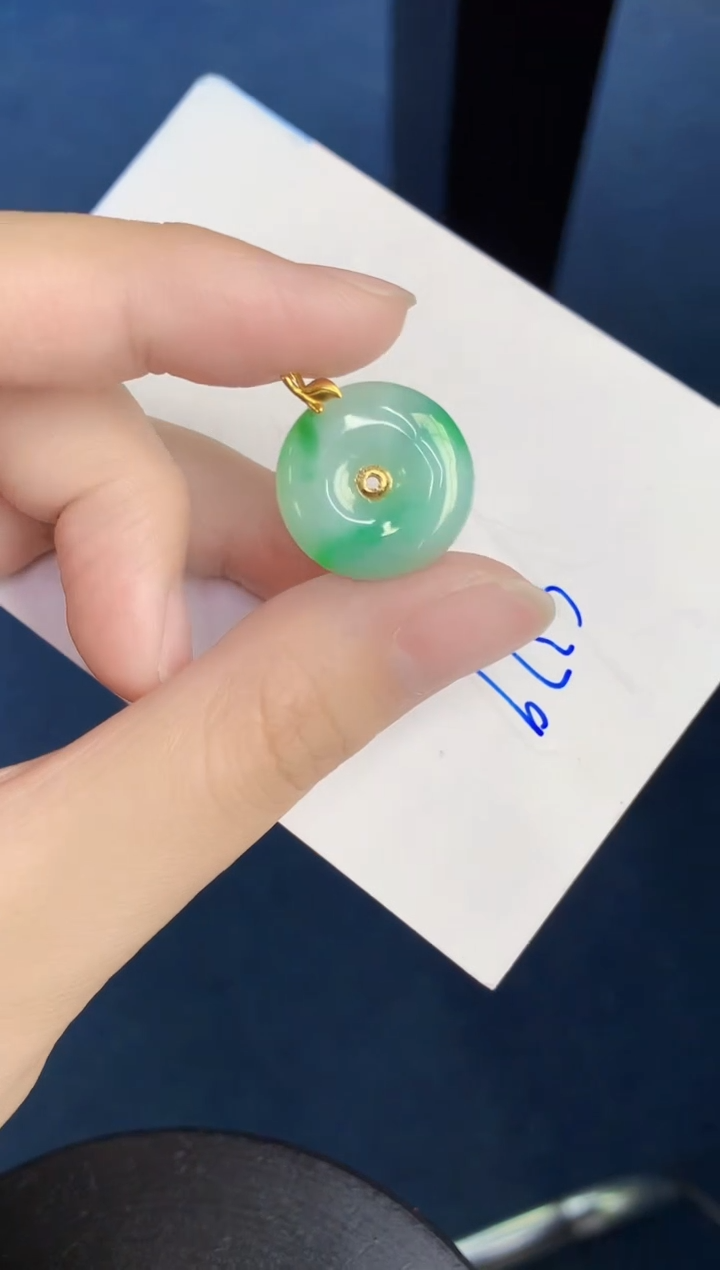 翡翠18K金镶嵌颈饰天然翡翠緬甸A貨