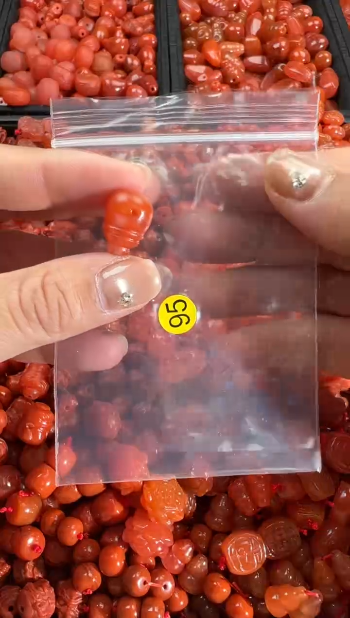 【闪购商品】南红玛瑙颈饰未镶嵌1