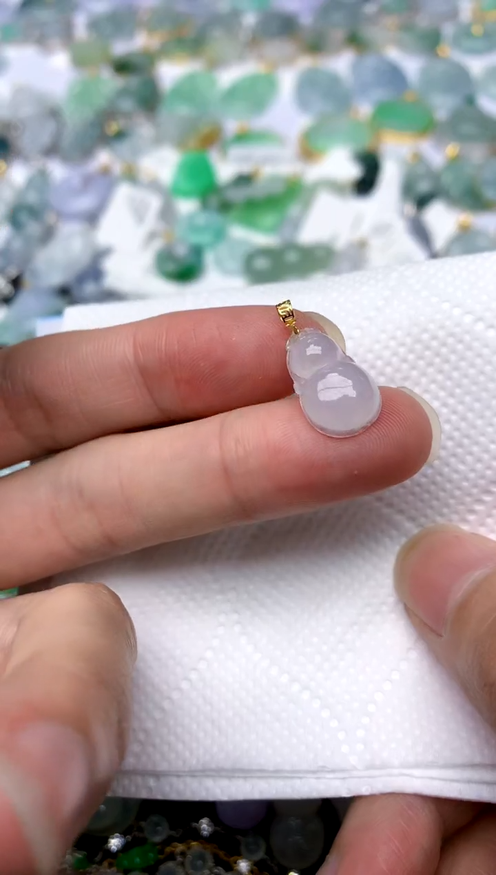 颈饰18K金镶嵌翡翠天然A货翡翠