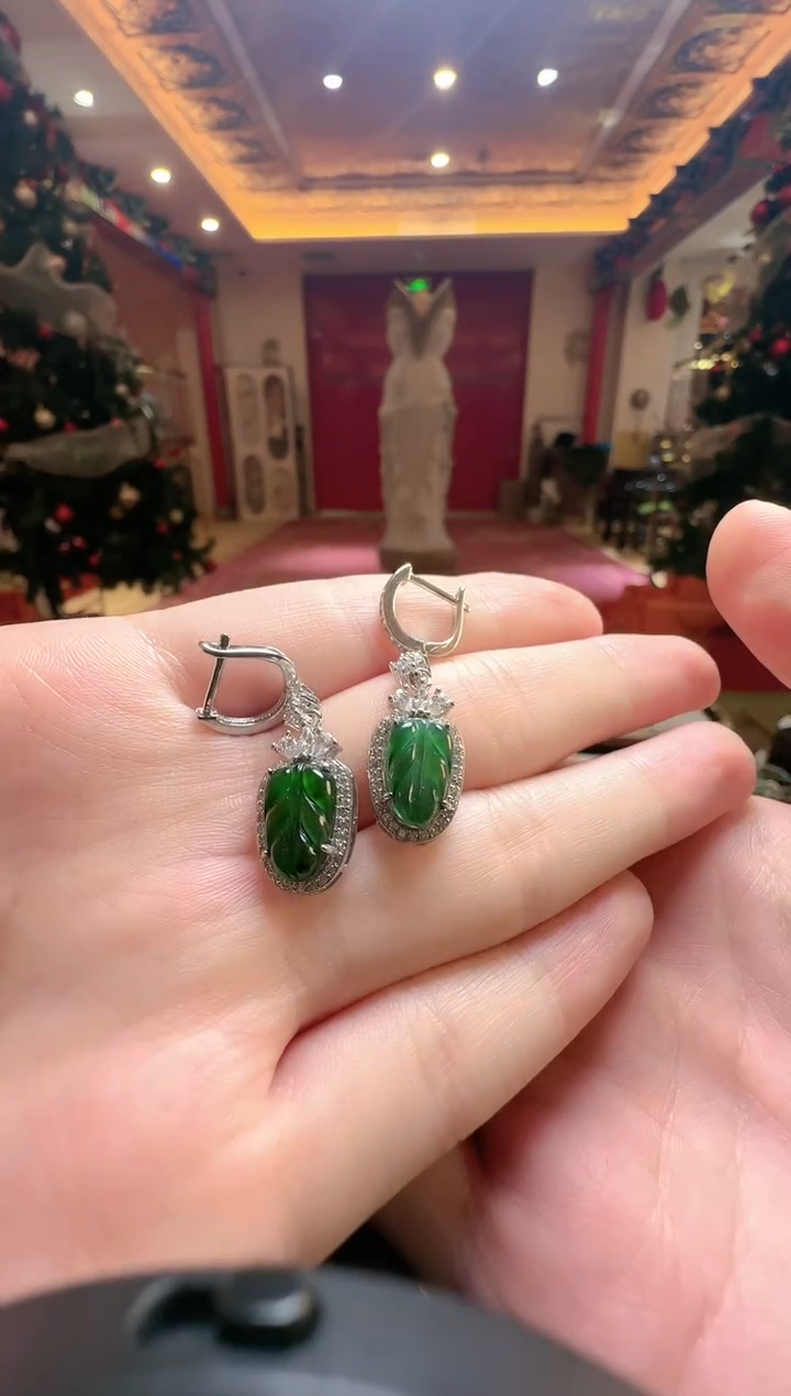 【闪购商品】翡翠吊坠(不含链)未镶嵌翡翠