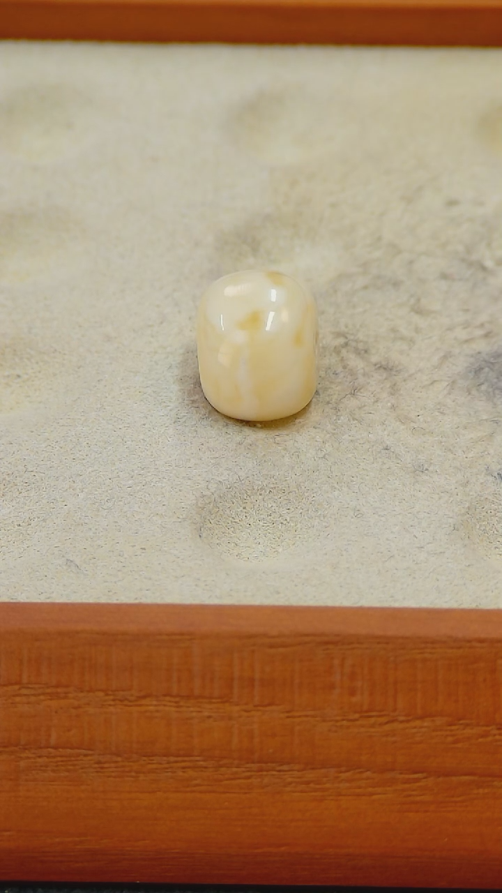 【闪购商品】蜜蜡裸石未镶嵌俄料微瑕12.9*9.9M1.083克