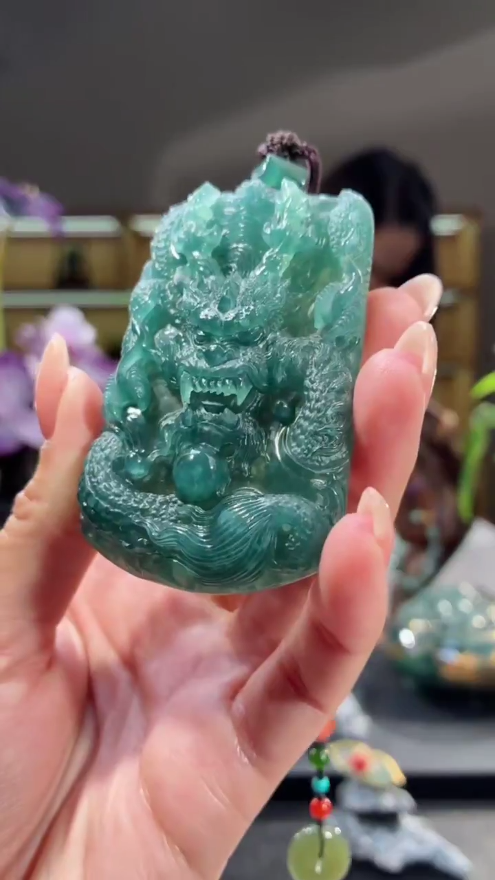 吊坠(不含链)未镶嵌翡翠龙牌