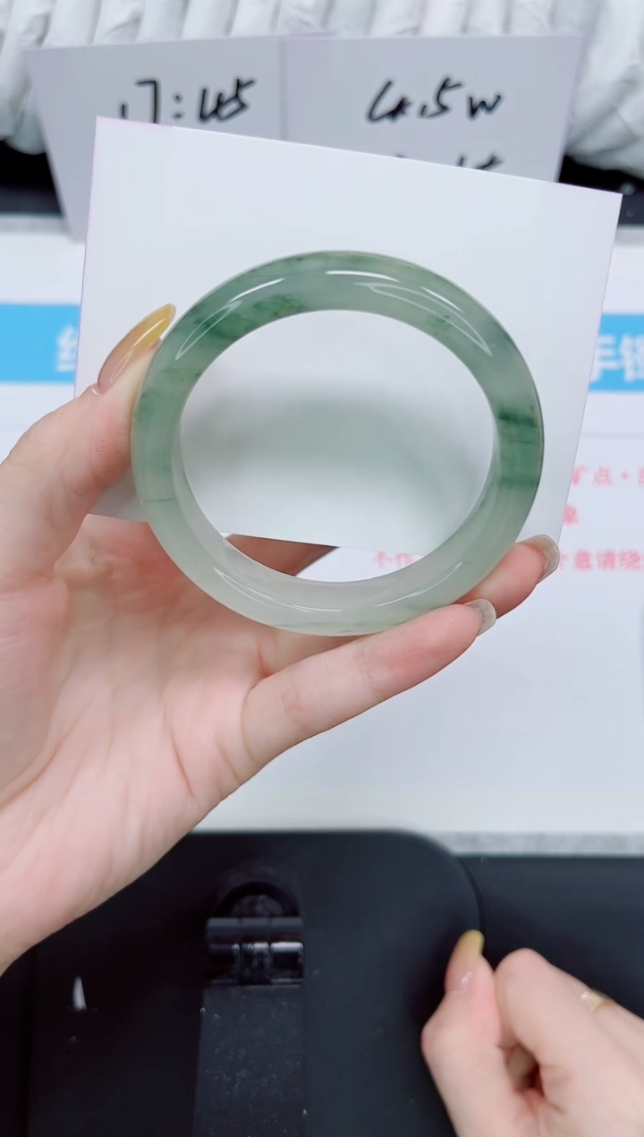 石英质玉手镯未镶嵌318