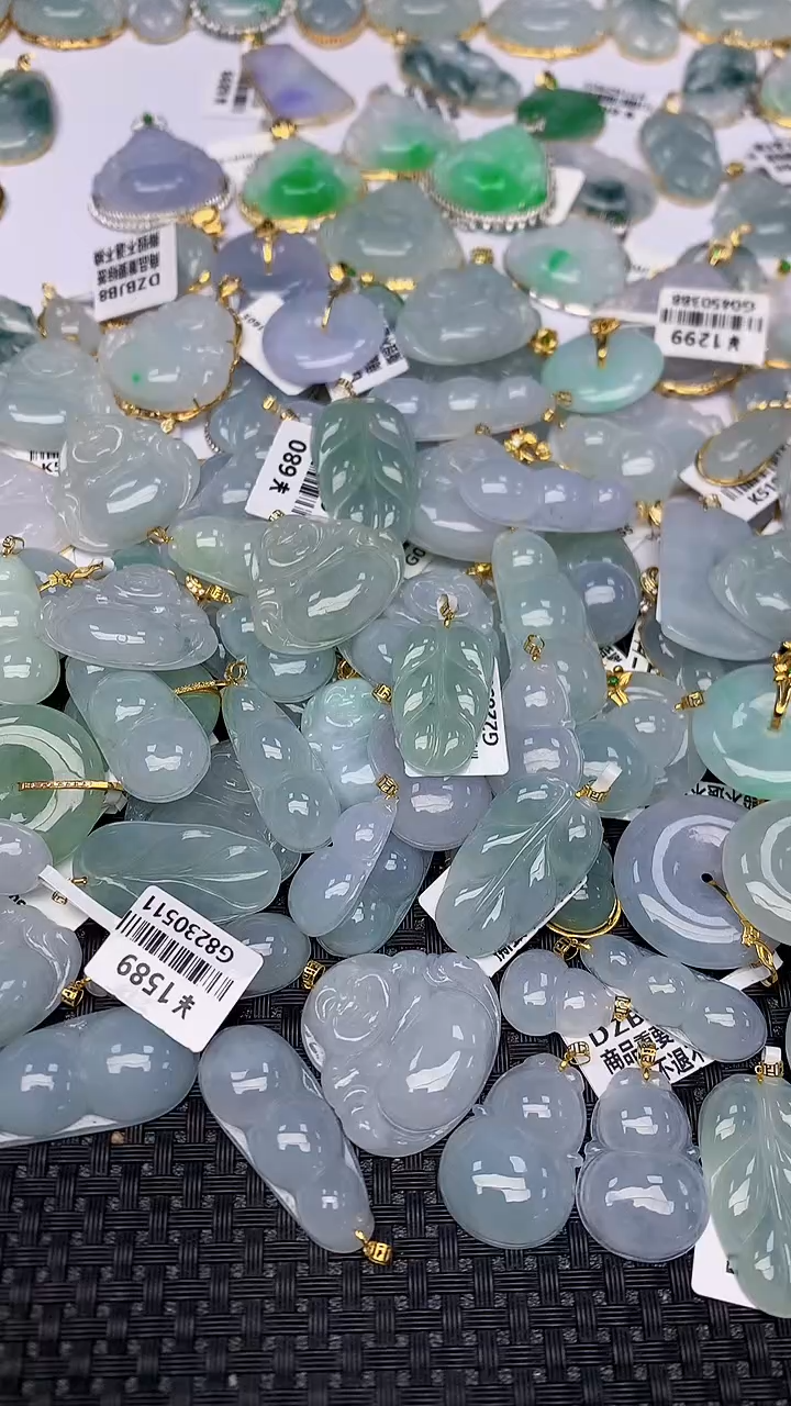 【闪购商品】翡翠颈饰18K金镶嵌天然翡翠A货