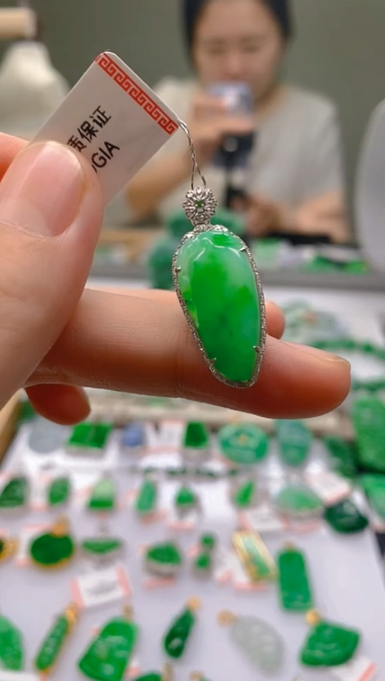 【闪购商品】翡翠颈饰18K金镶嵌新号开播，全场乱卖