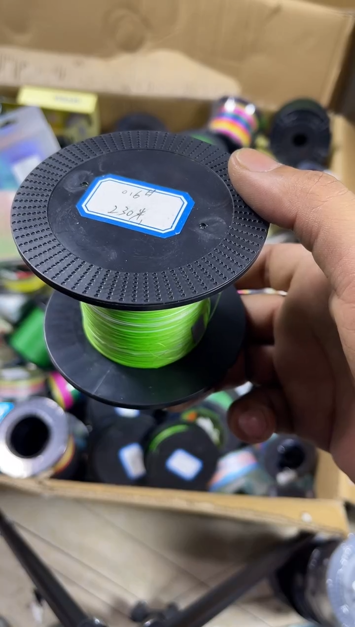 PE---0.6---X8绿白色路亚线230米染色不良