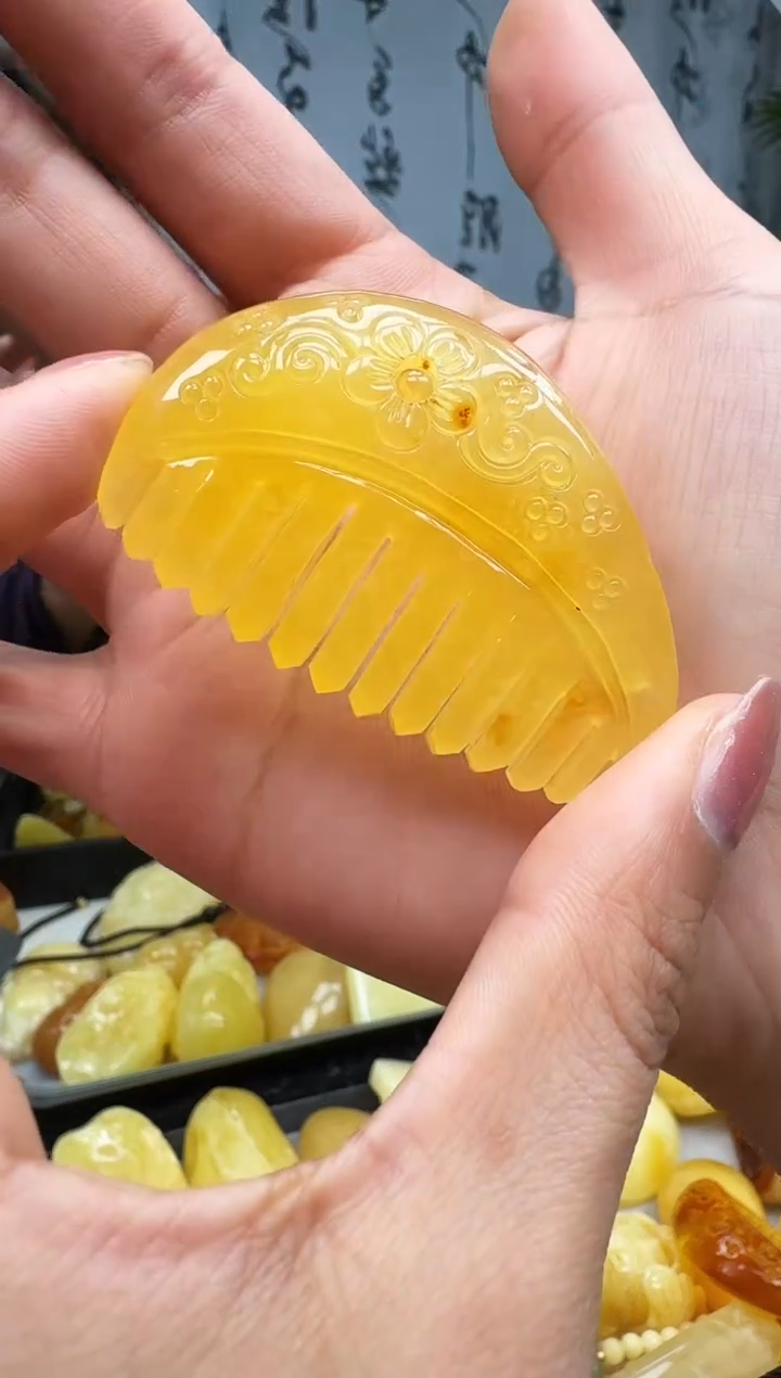【闪购商品】琥珀裸石未镶嵌梳子