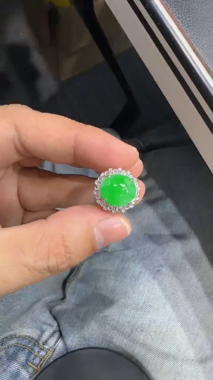 【闪购商品】翡翠吊坠(不含链)18K金镶嵌吊坠