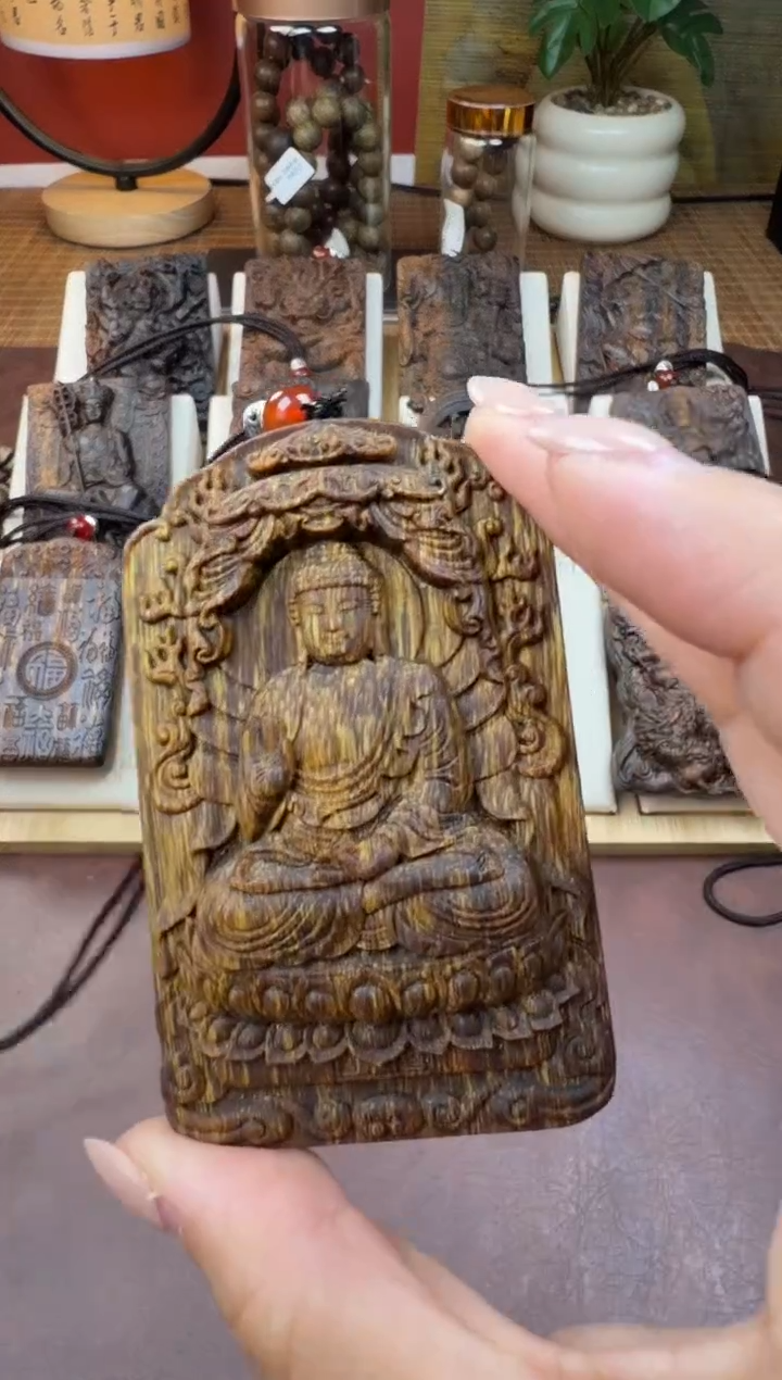 木木雕款   芽庄 十二生肖守护  猪狗 阿弥托佛  8cm 送养香瓶