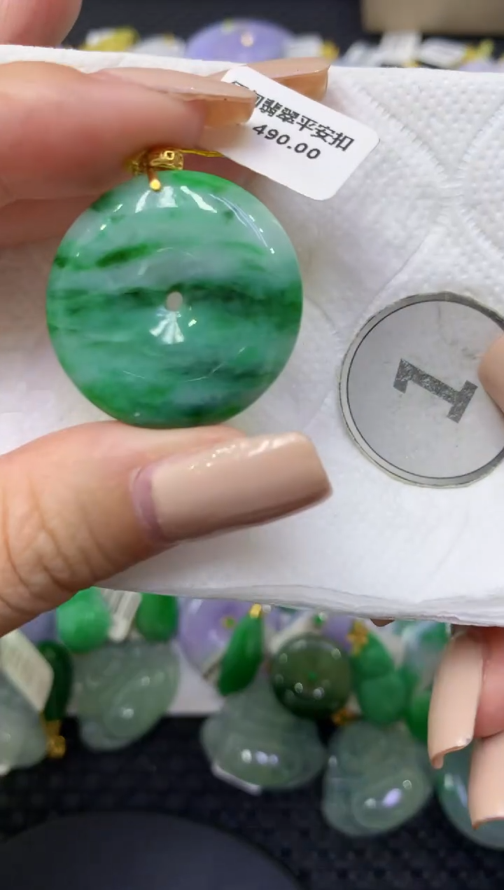 颈饰未镶嵌翡翠天然缅甸翡翠A货