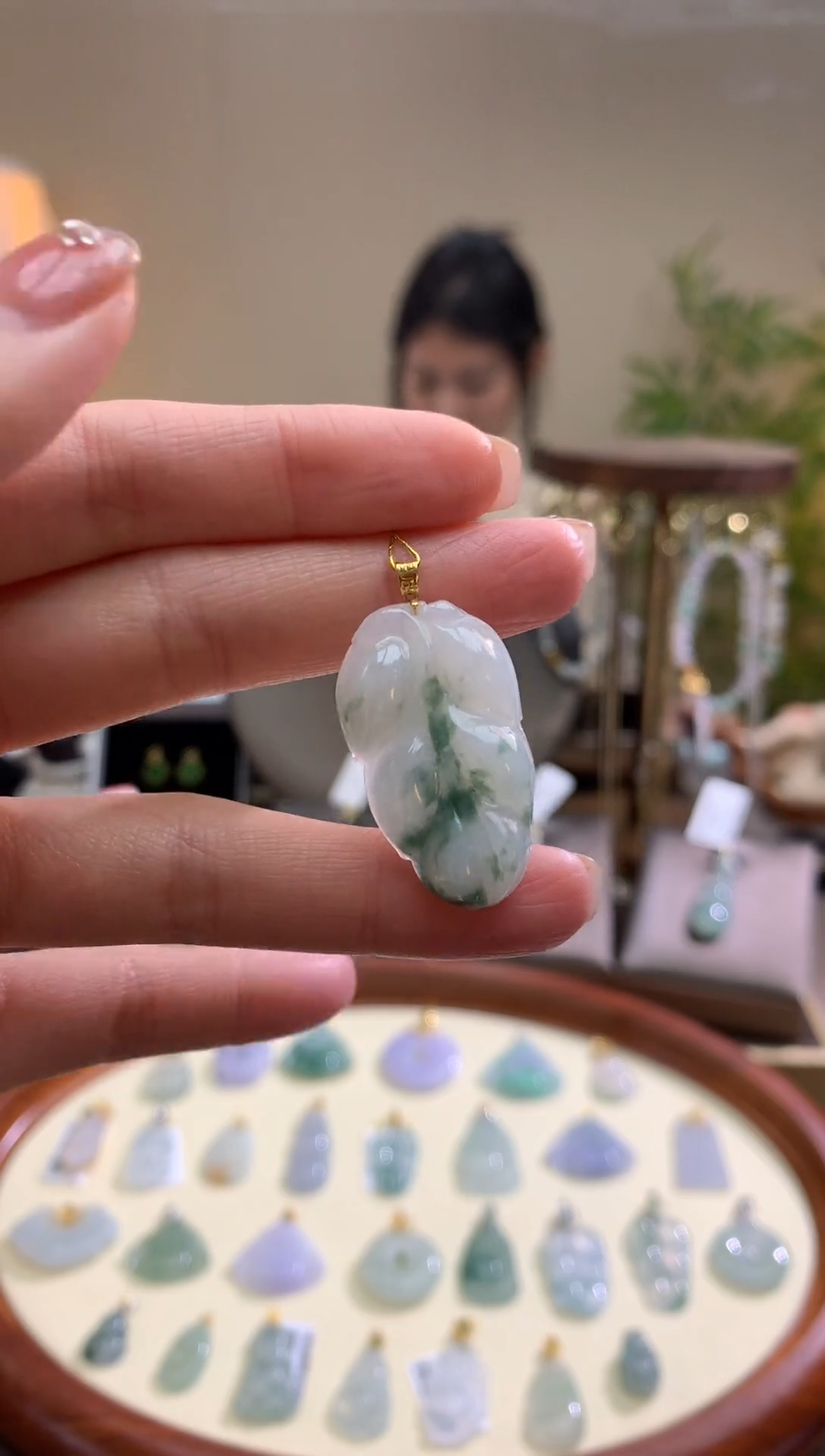 【闪购商品】翡翠颈饰18K金镶嵌叶子