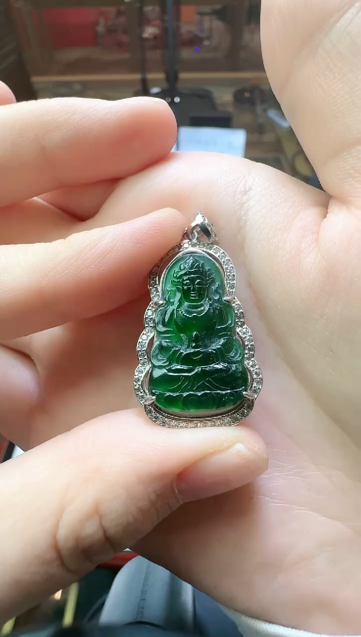 【闪购商品】翡翠吊坠(不含链)未镶嵌翡翠