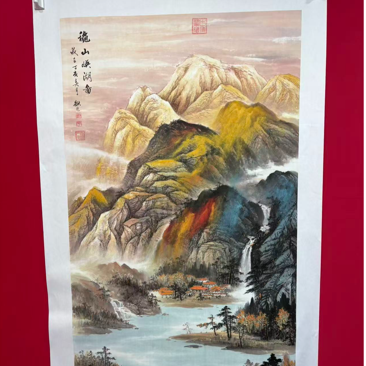 李新社手绘宣纸六尺竖幅秋山映湖山水国画
