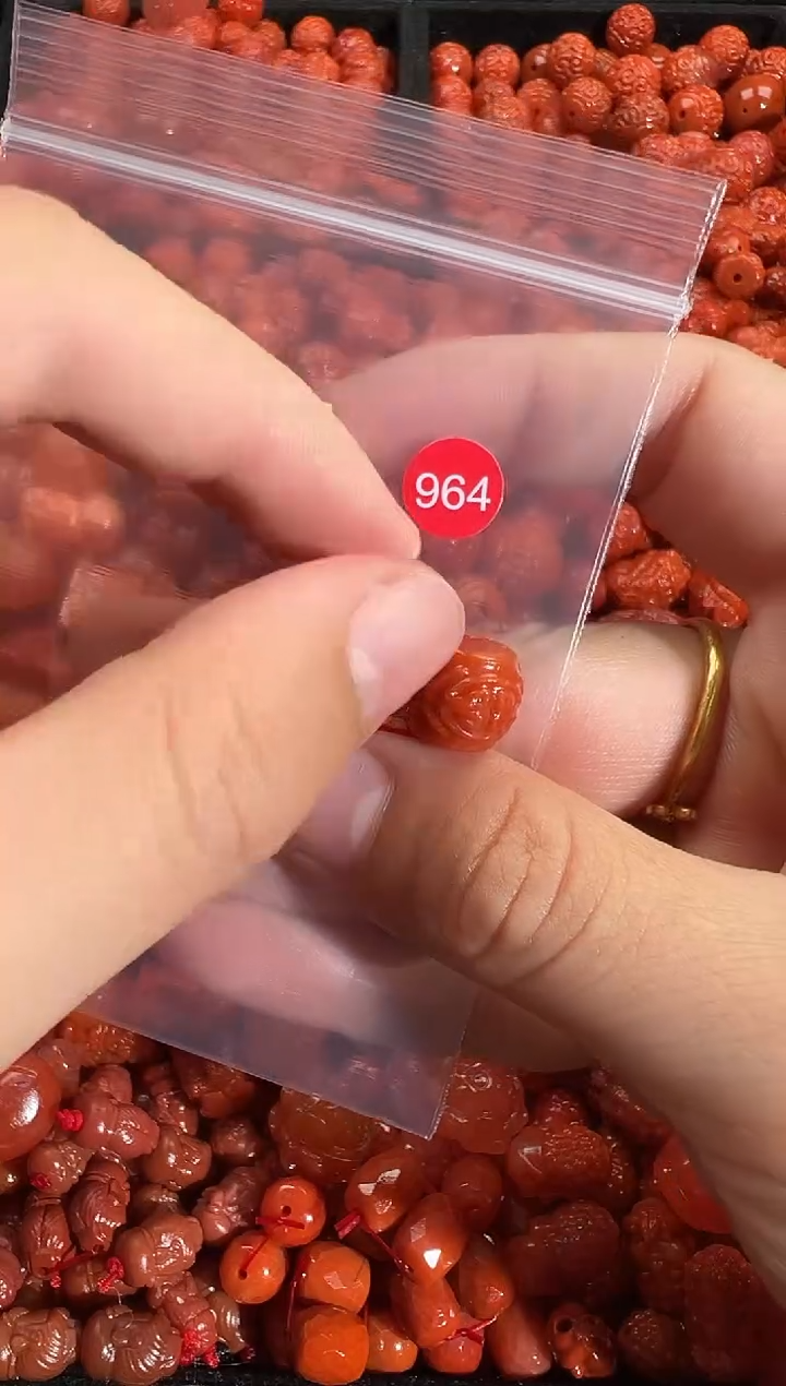 颈饰未镶嵌南红玛瑙1