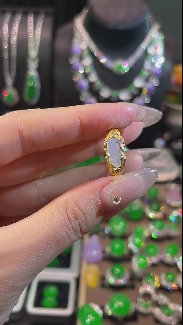 翡翠18K金镶嵌戒指戒指