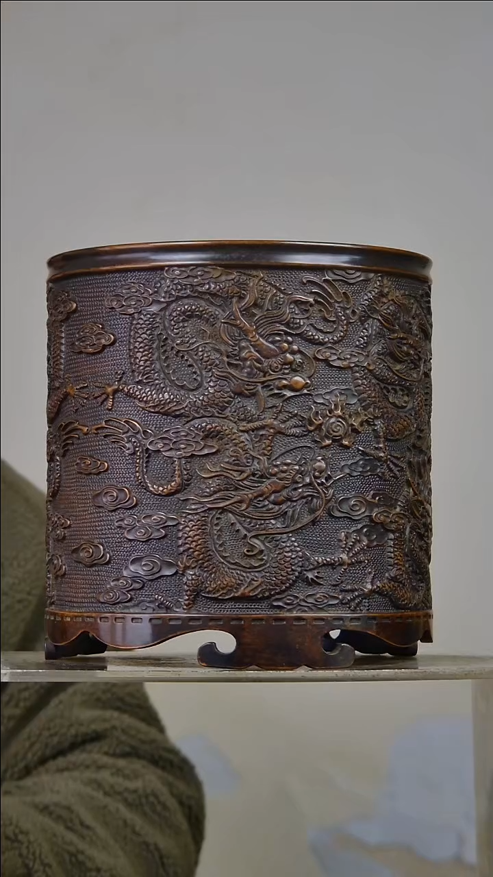 邹*生精美笔筒放漏结缘2553