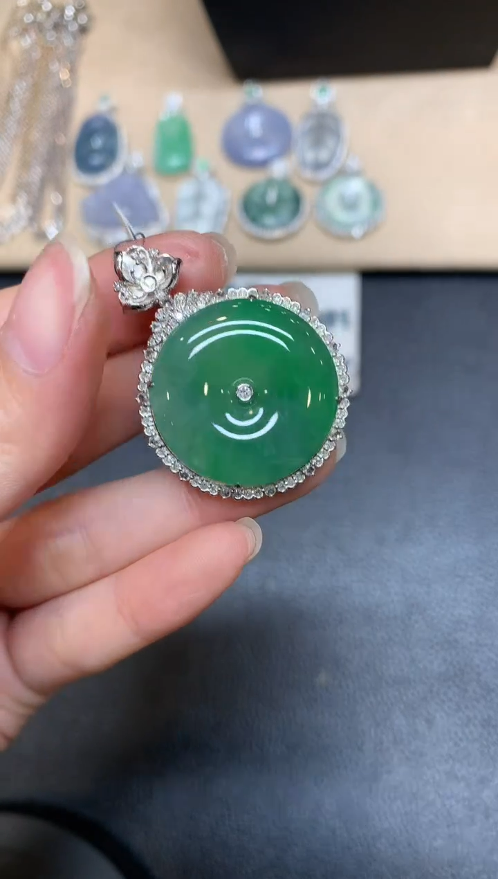 【闪购商品】翡翠吊坠(不含链)18K金镶嵌平安扣【无服务费