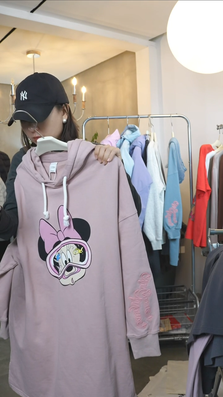 不退不换特价款--卫衣A0159