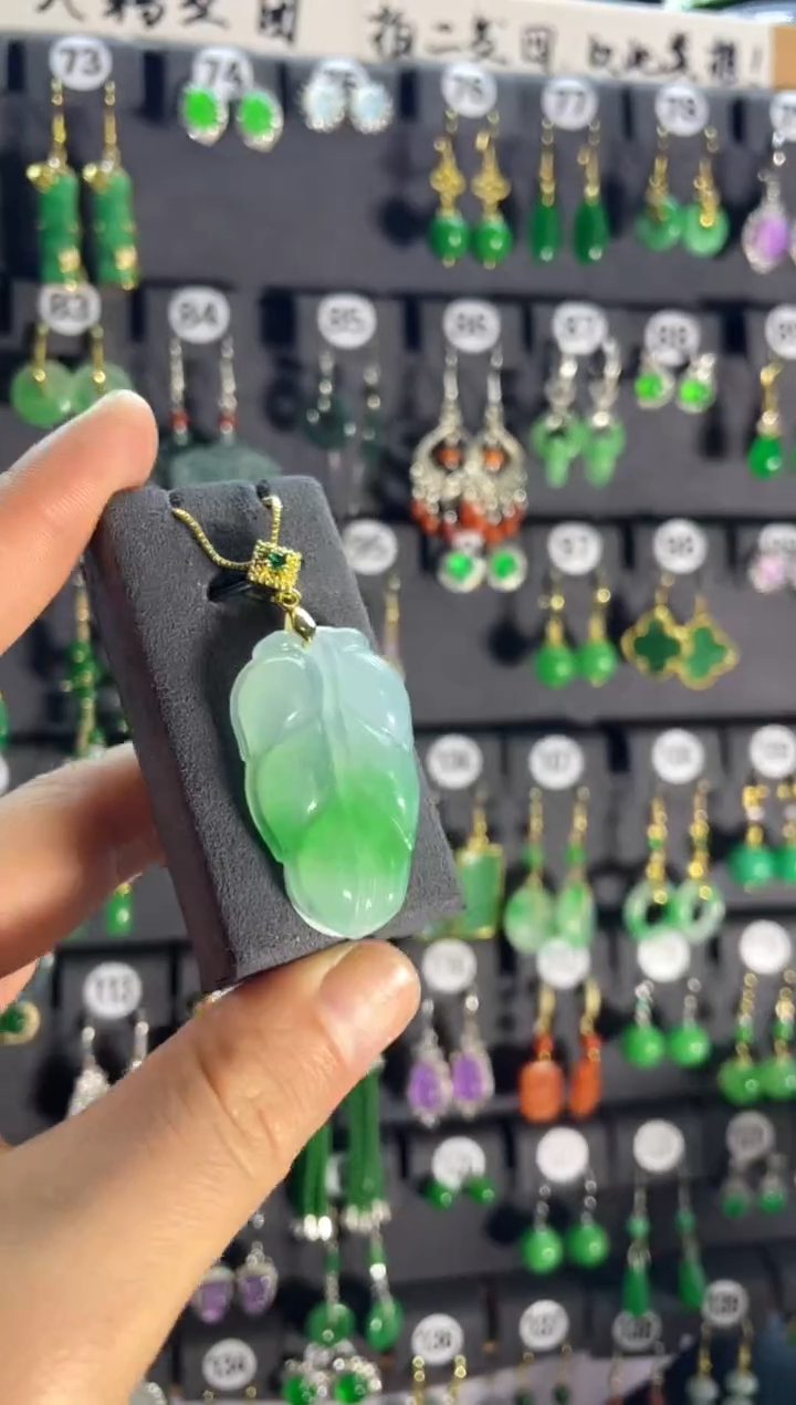 【闪购商品】翡翠颈饰银S925镶嵌217...