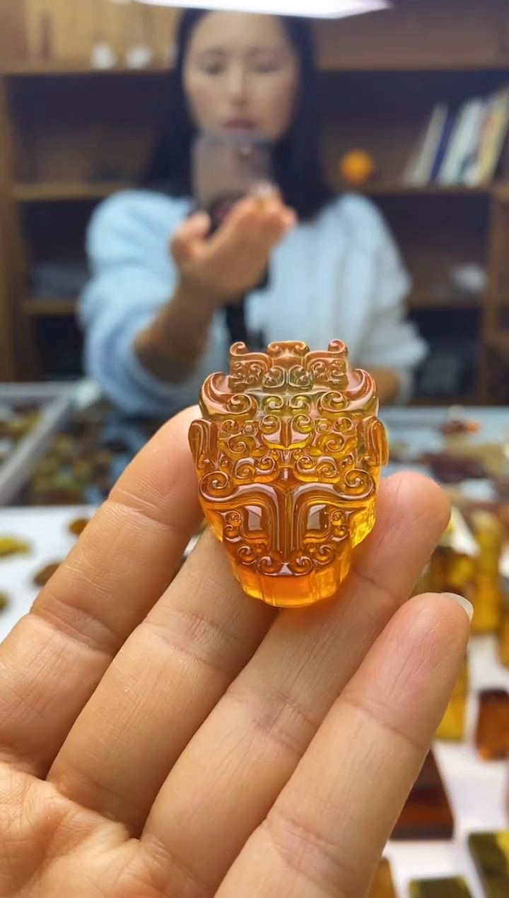 琥珀颈饰未镶嵌SN89-49（夔牛）