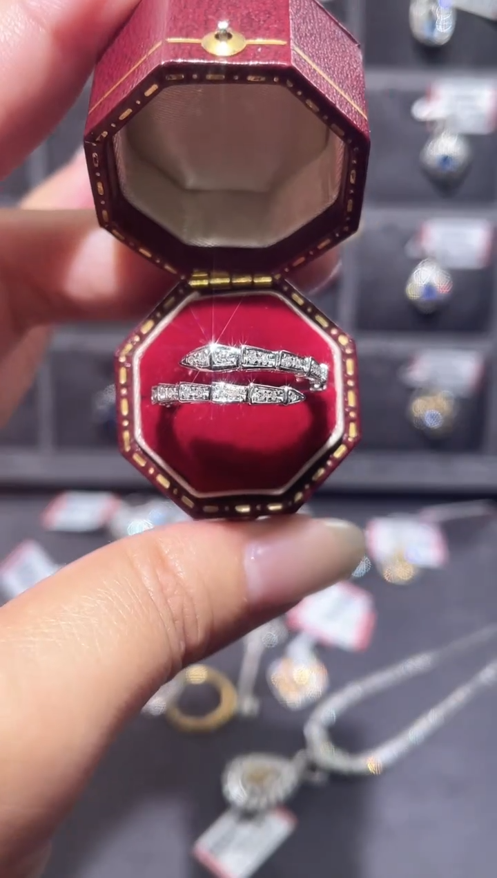 【闪购商品】钻石戒指/指环18K金镶嵌钻石戒指