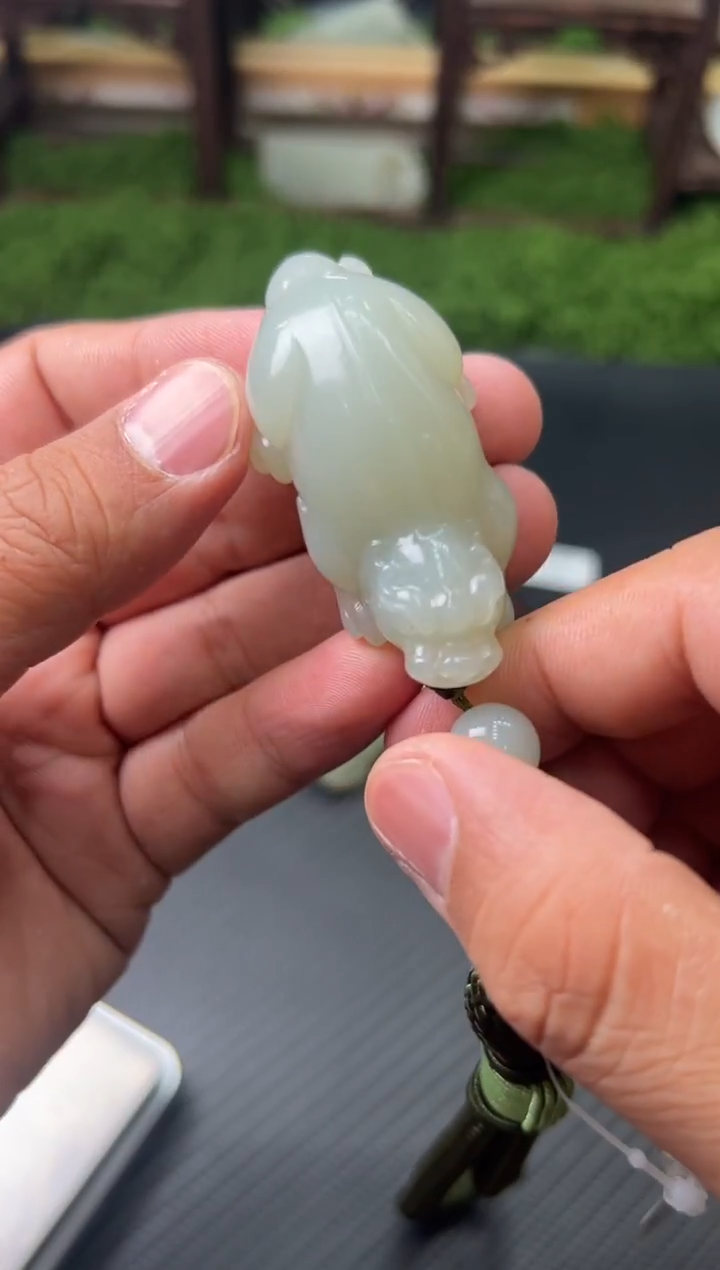 未镶嵌和田玉把件且末微色差近矿把件