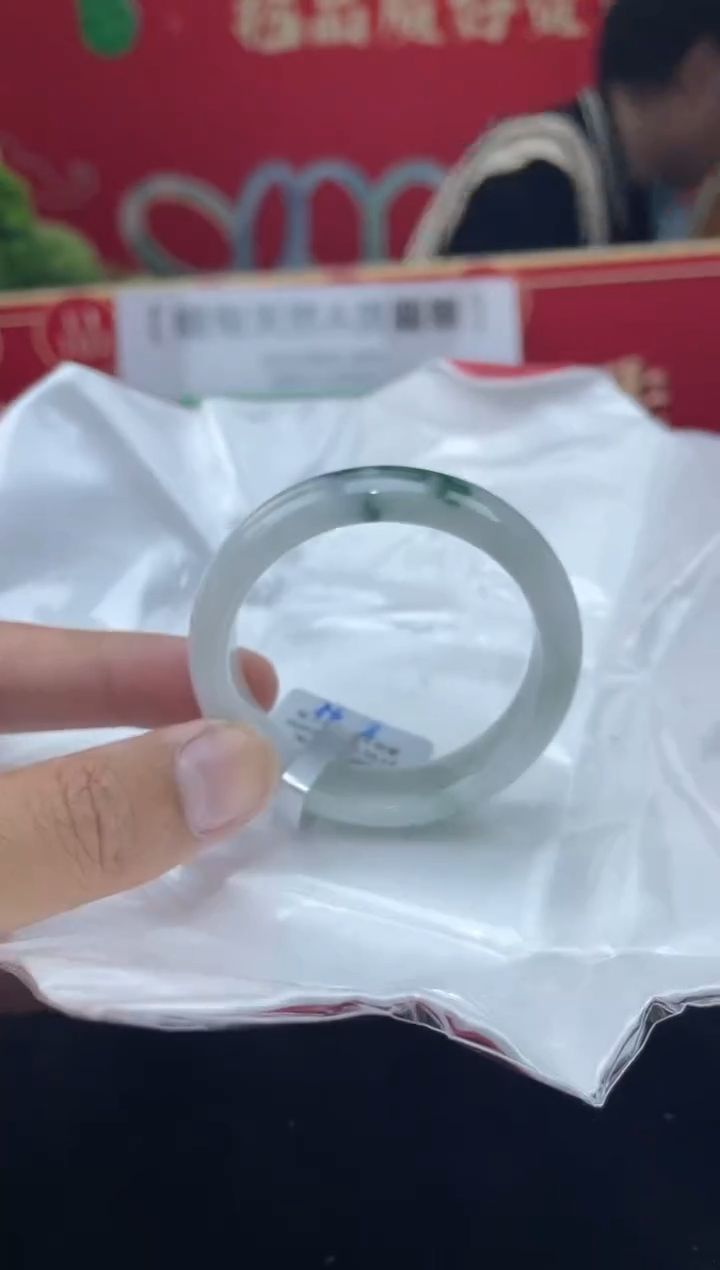 【闪购商品】翡翠手镯未镶嵌手镯2