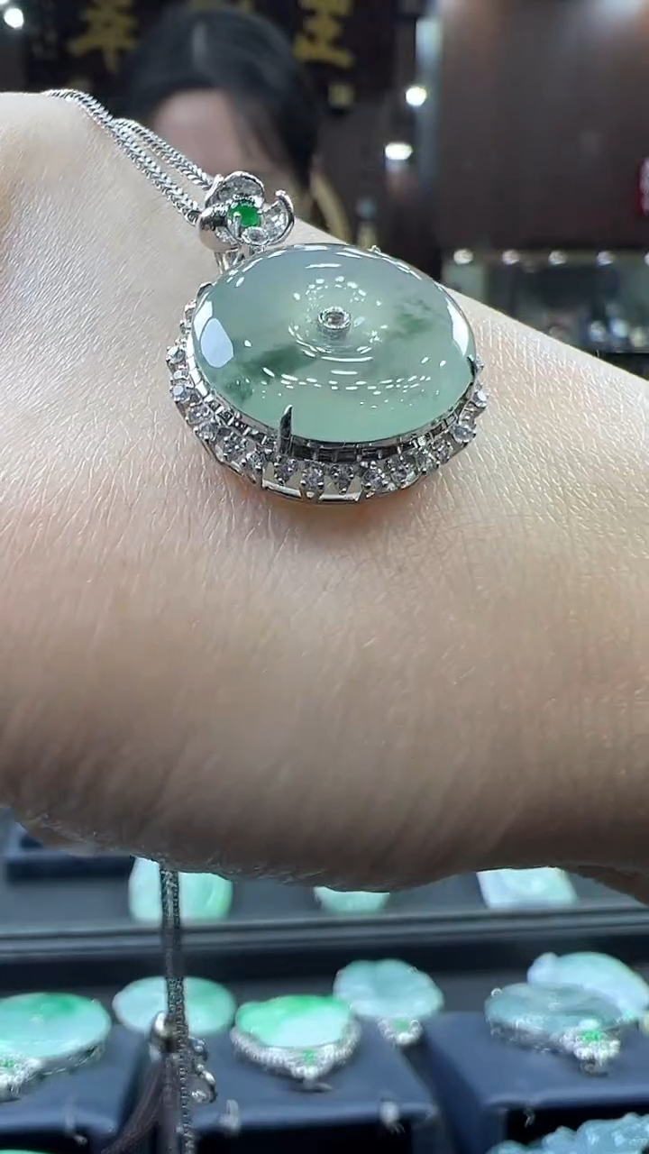 【闪购商品】翡翠挂件18K金镶嵌平安扣不含链