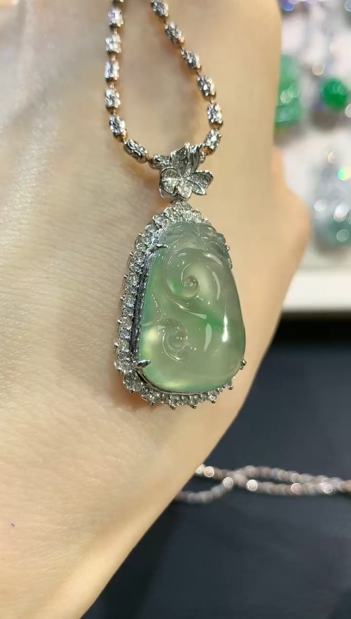 【闪购商品】翡翠吊坠(不含链)18K金镶嵌w7