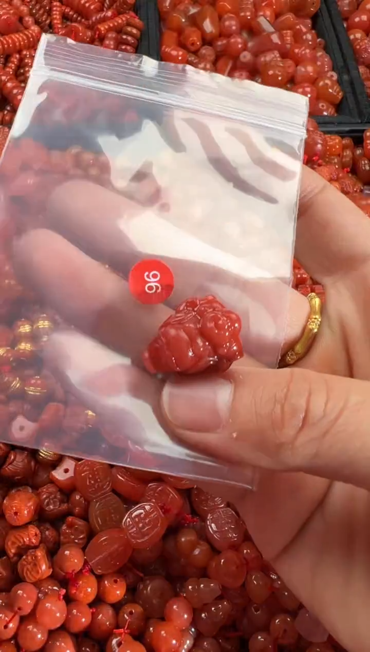 【闪购商品】南红玛瑙颈饰未镶嵌1