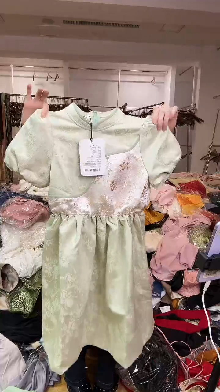 儿童       连衣裙      140码