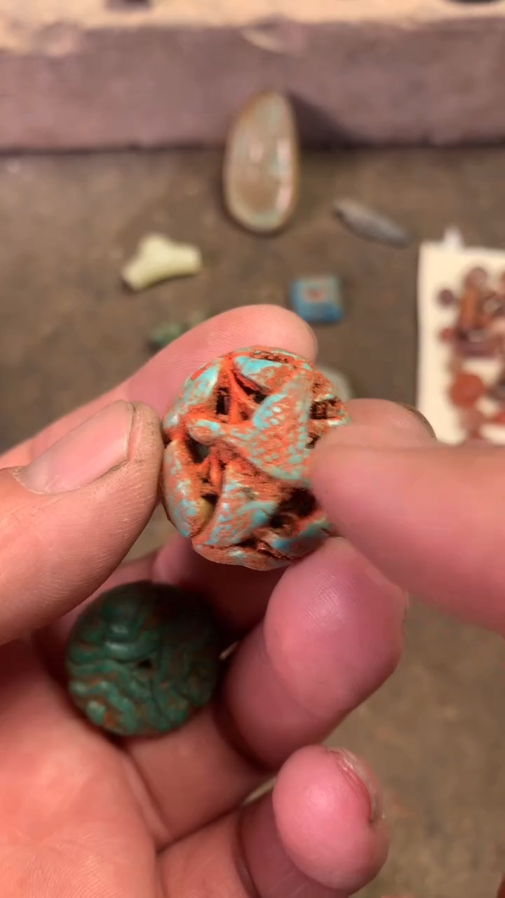 【闪购商品】透闪石质玉车挂未镶嵌1