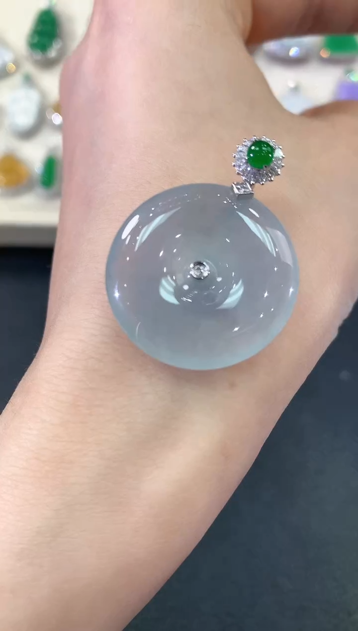 【闪购商品】翡翠吊坠(不含链)18K金镶嵌B118多样性一件发货    